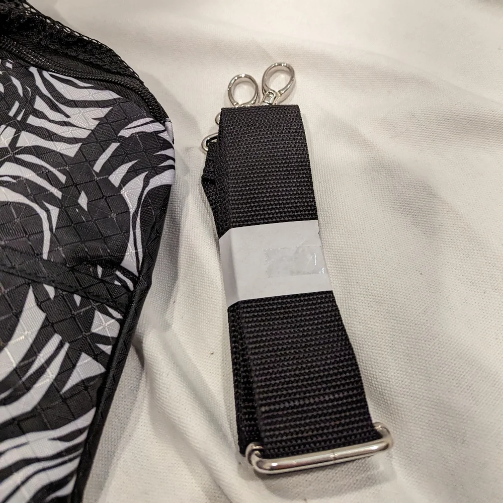thirty-one Black and White Swirl Pattern Tote
